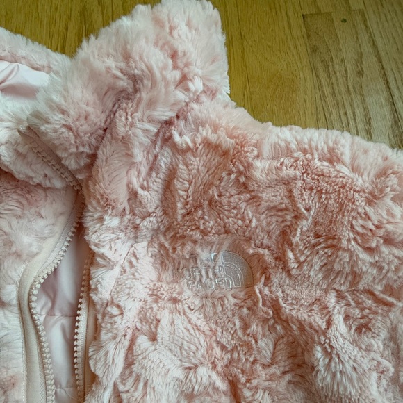 The North Face Girls’ Reversible Jacket Size M 10-12. - Picture 4 of 6